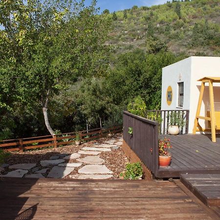 Connected Guest House Amirim Exterior foto
