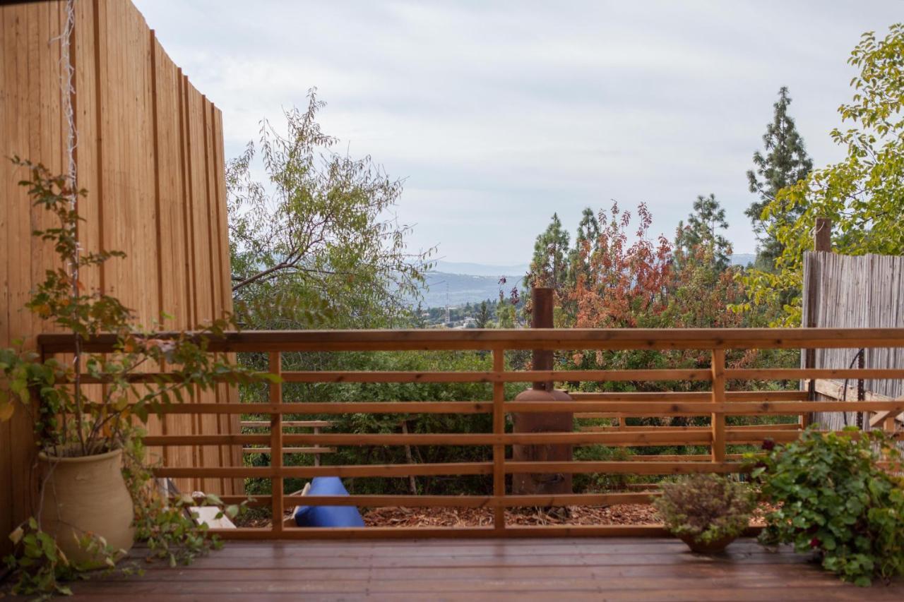 Connected Guest House Amirim Exterior foto